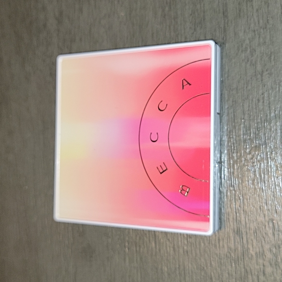 DISCONTINUED. Becca "Sunsetter" Face Palette - Picture 4 of 4